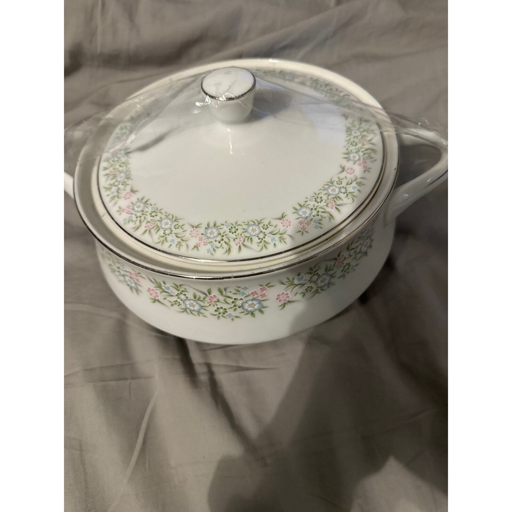 Taihei Fine China SpringTime‎ Covered Vegetable Bowl w/ Lid (Made in Japan)